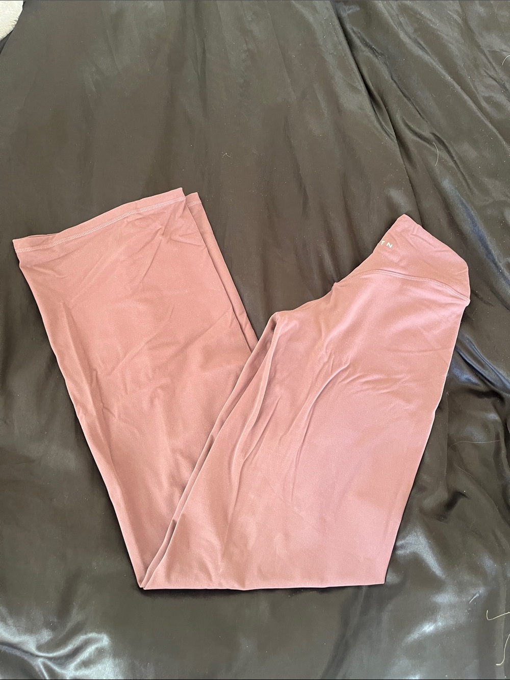 NVGTN Dusty Rose yoga pants